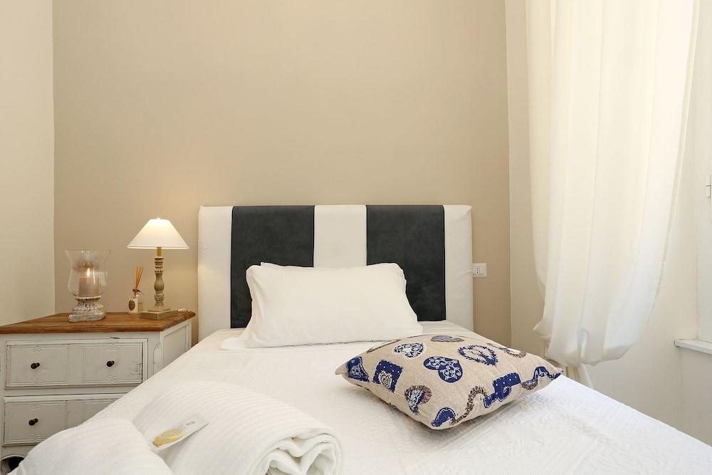 Daplace - Arena House