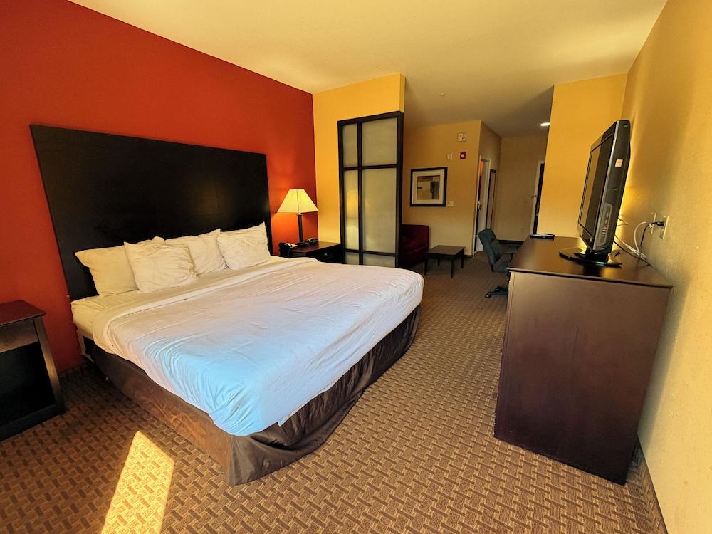 Brunswick Suites Golden Isles