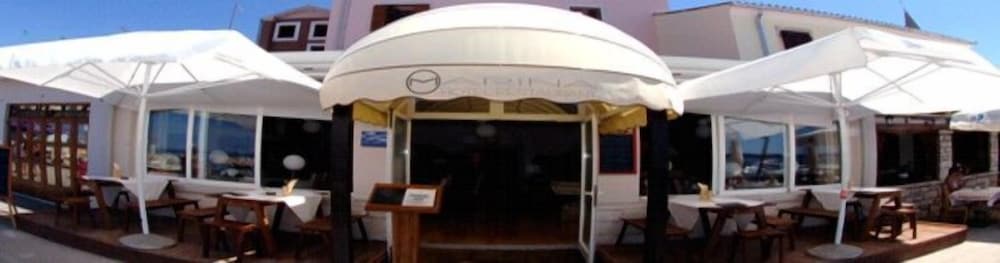 Marina Hotel - Restaurant