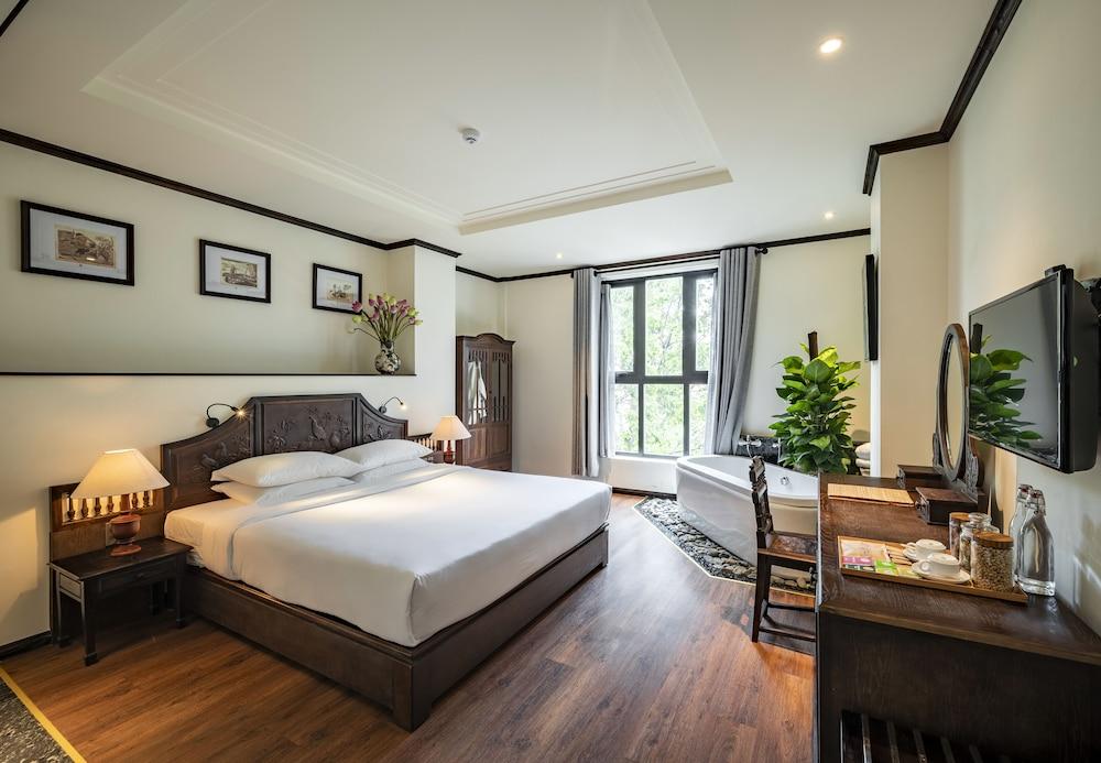 Amanaki Saigon Boutique Hotel
