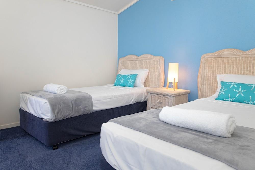 Glen Eden Beach Resort