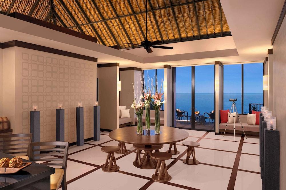 Golden Palm Tree Sepang