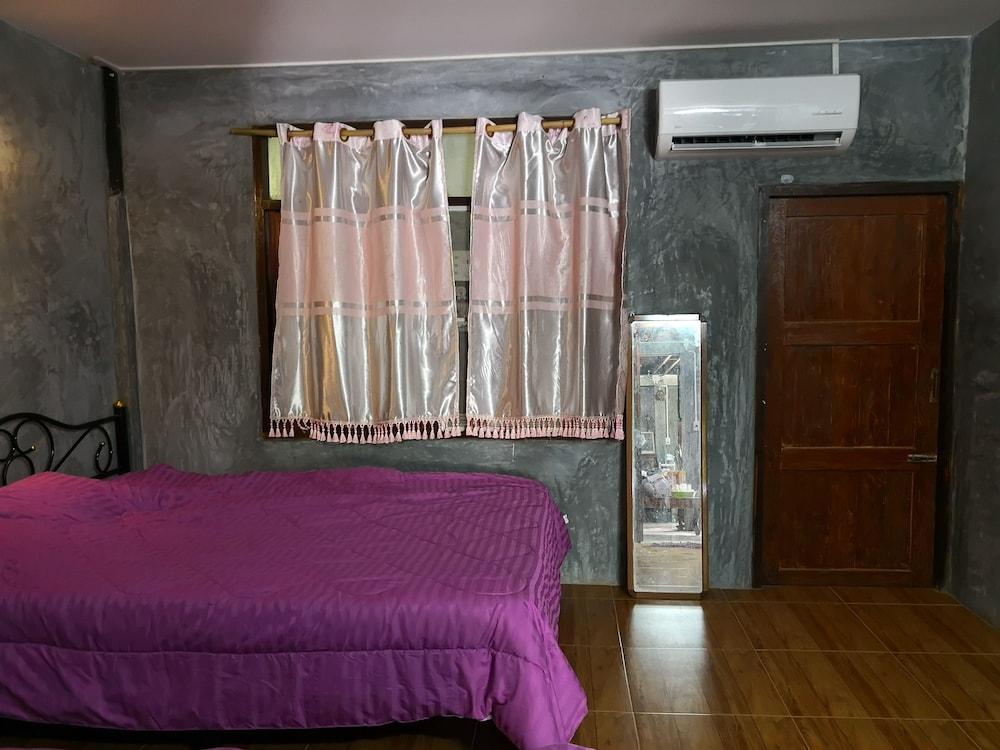 Baan Raiplaysoi Homestay