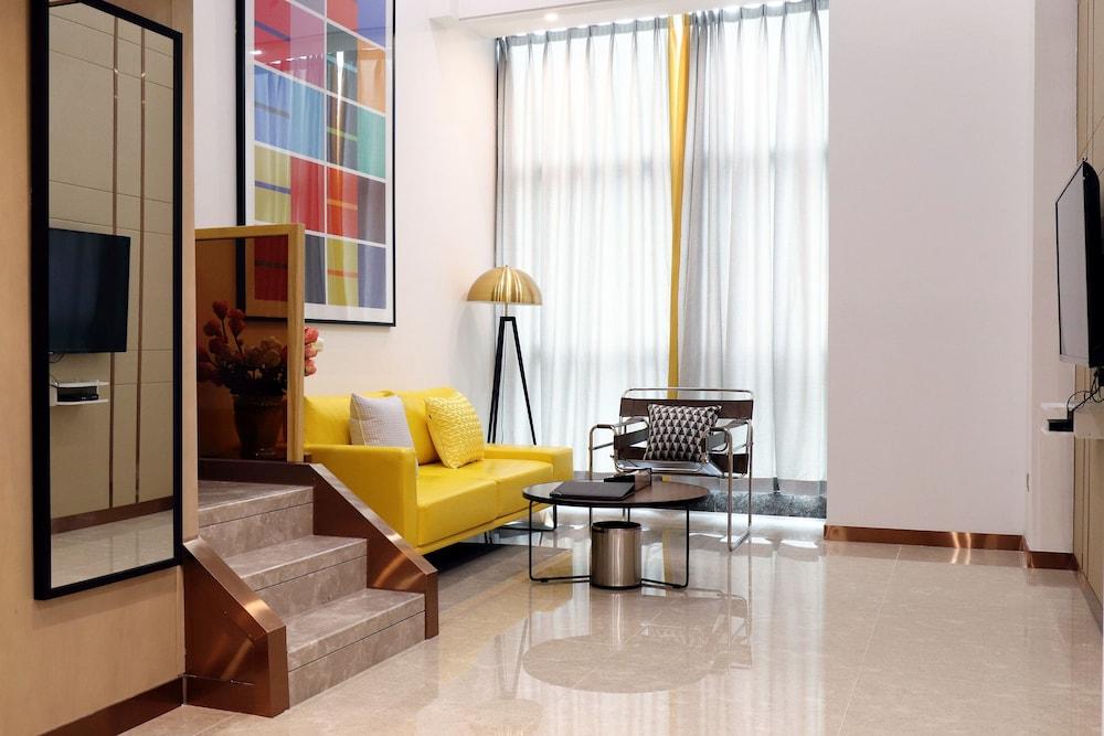 Royal Star Apartment Central City Branch