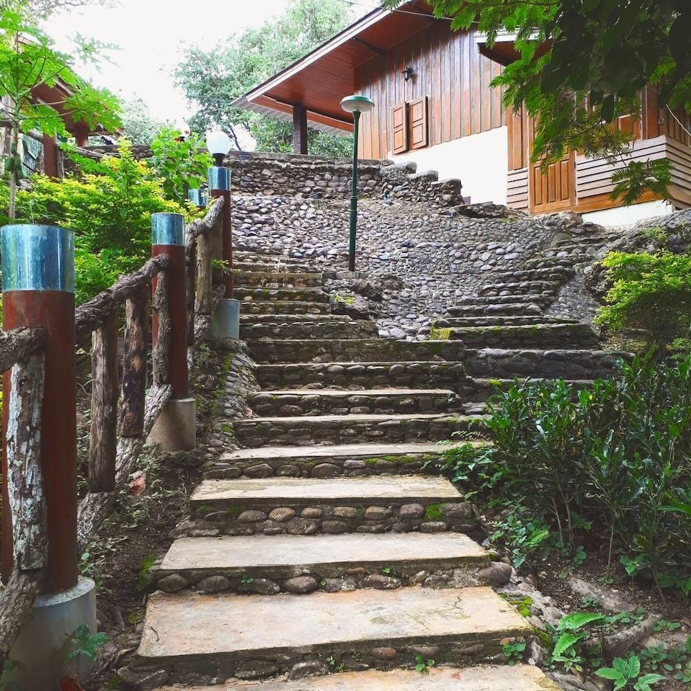 The Creek Garden Huainamrin Resort