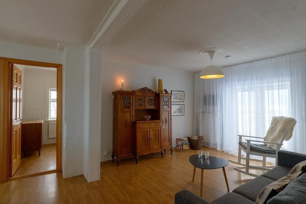 Gamla húsið - The old house