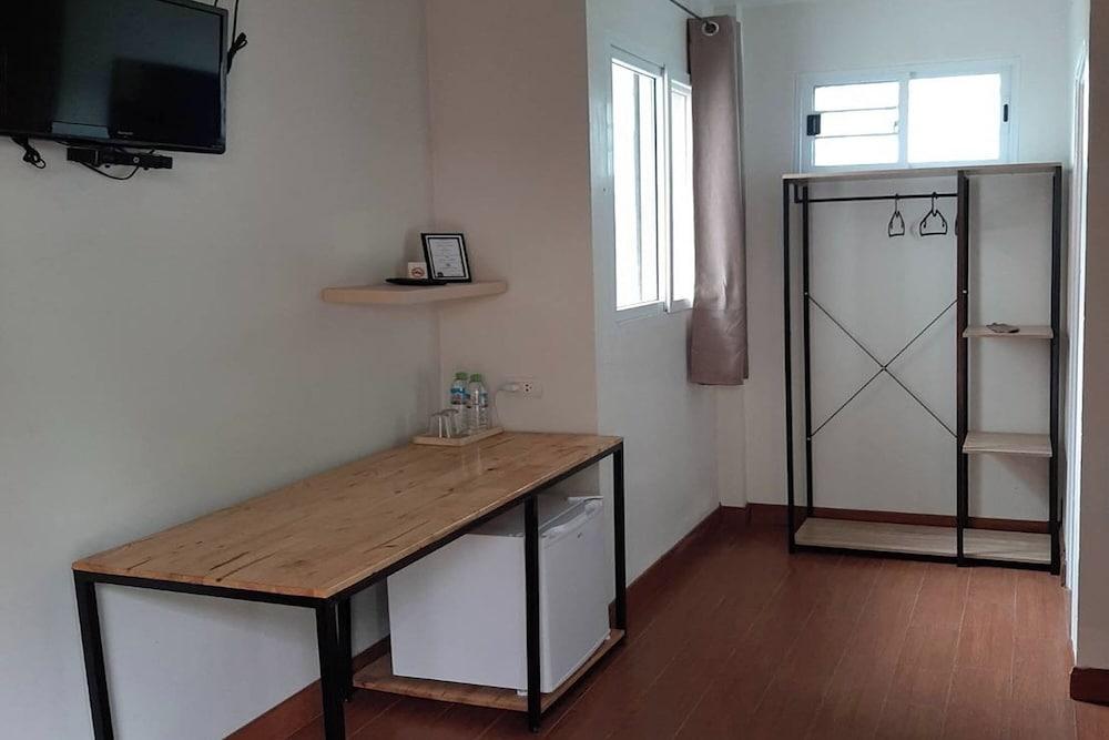 Phenwaree Amphawa Resort