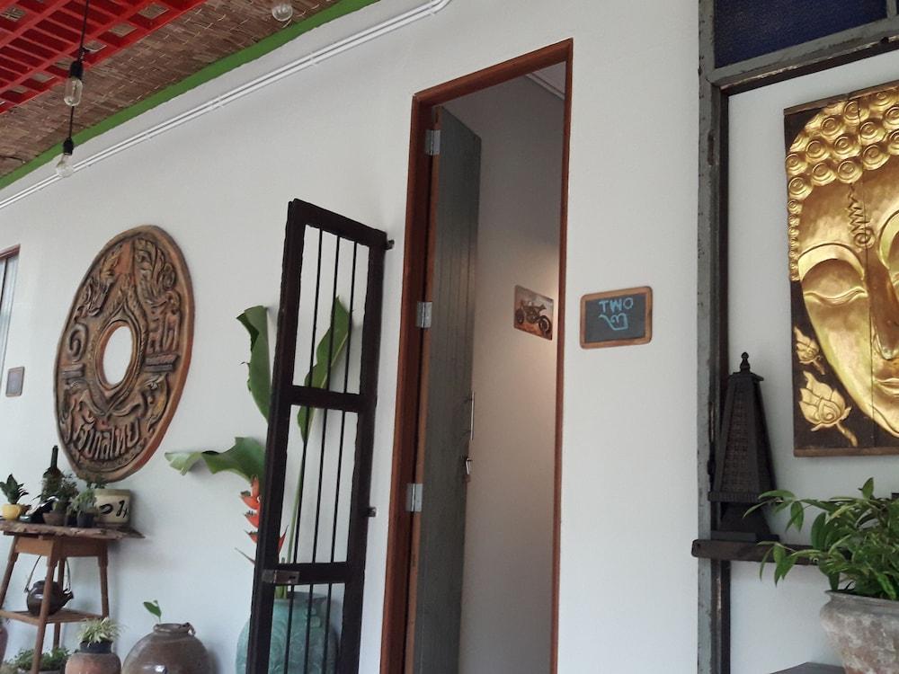 Baan Hotelier Resort