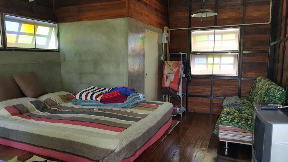 Baan Aunjai Homestay