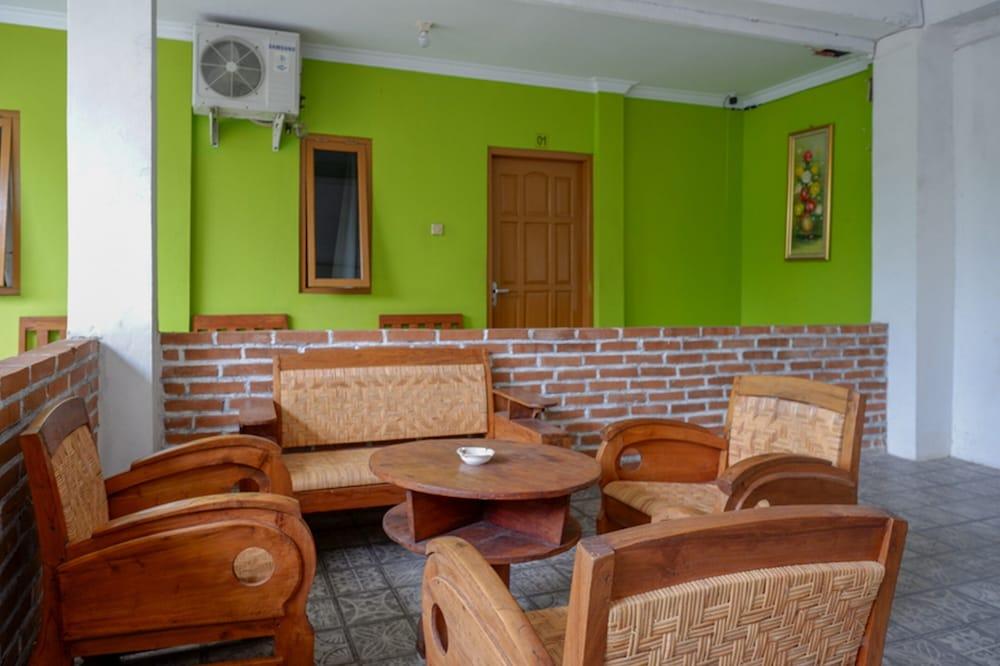 RedDoorz @ Jalan Parangtritis