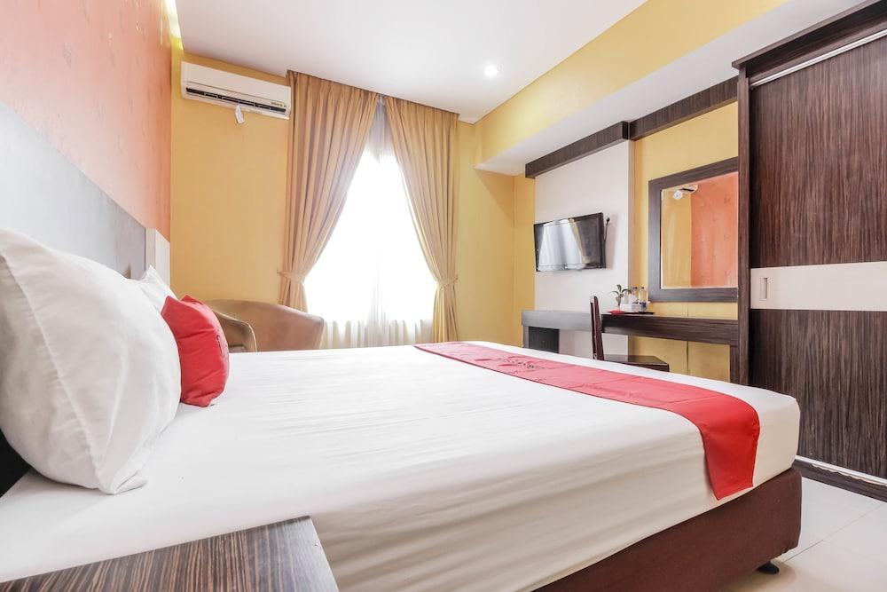 RedDoorz Near Pasar Pagi Cirebon