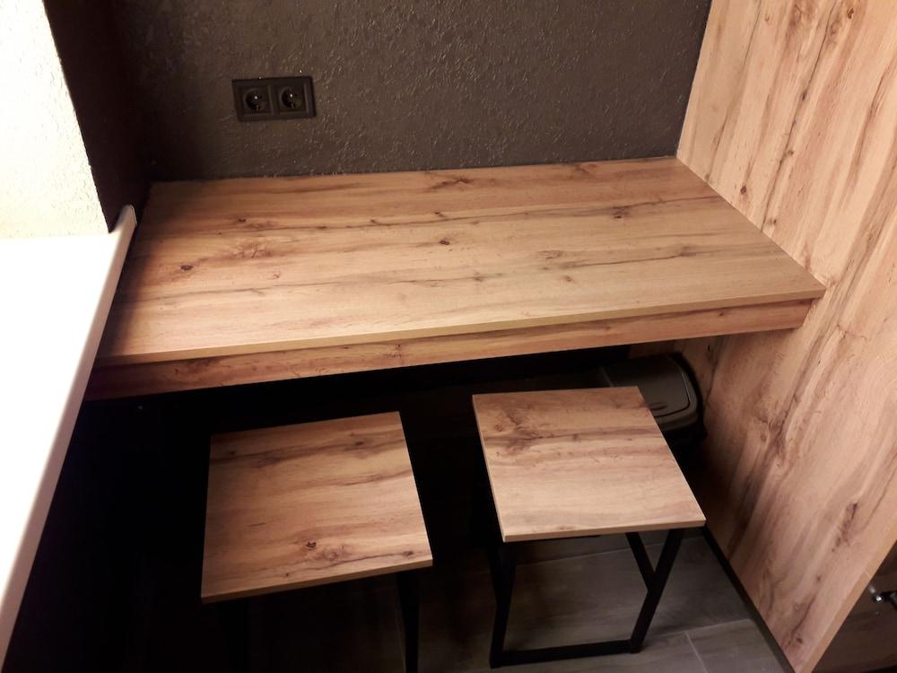 Full House Capsule Hostel