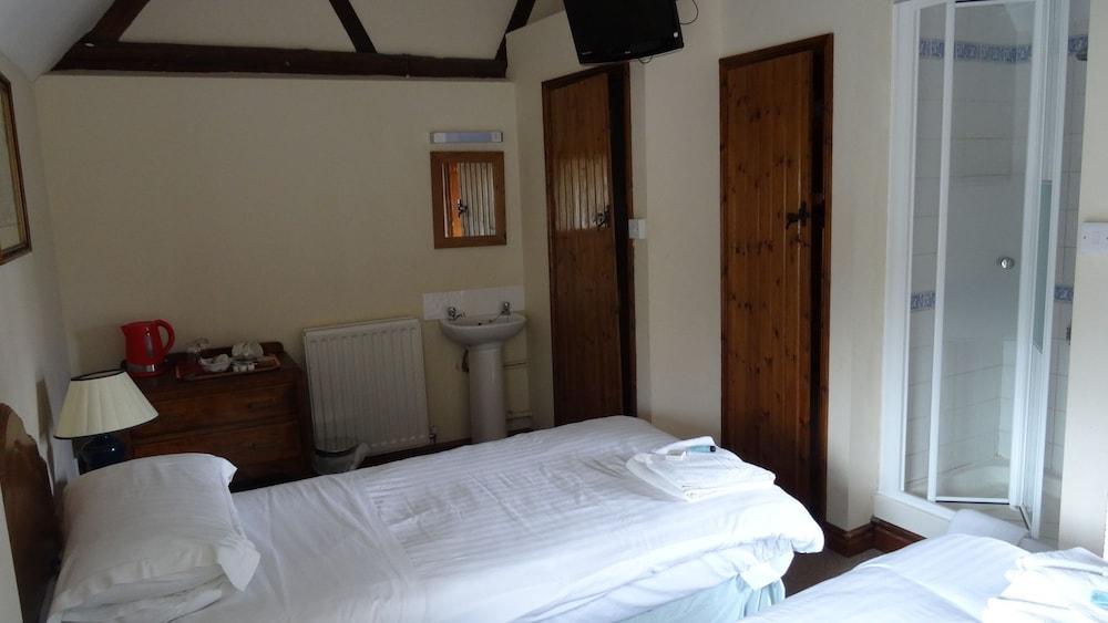 The Halfway House Inn