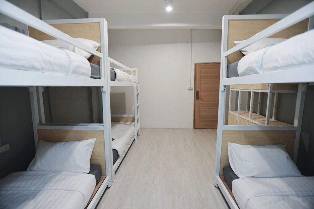 Local Time Bangkok - Hostel