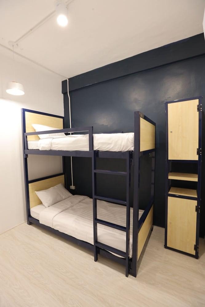 Local Time Bangkok - Hostel