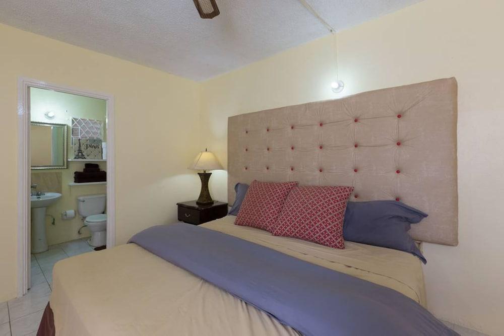 Kgn Most Centrally Located One Bdrm II