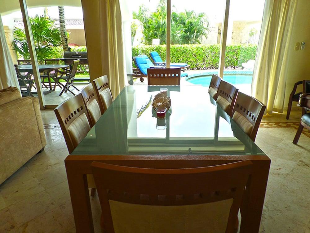 Villa Jalch Naj by PRP