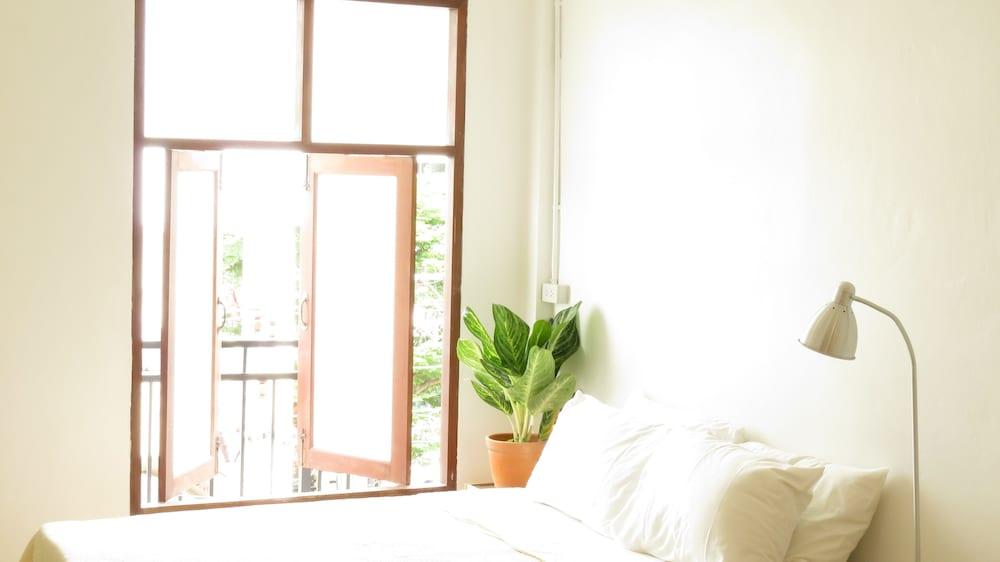 Baan 192 - Adults Only