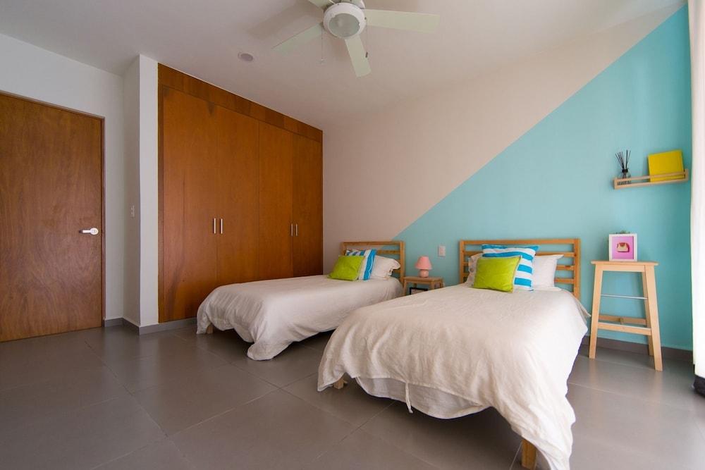 Sweet 2BR Condo walking distance to everywhere by Happy Address