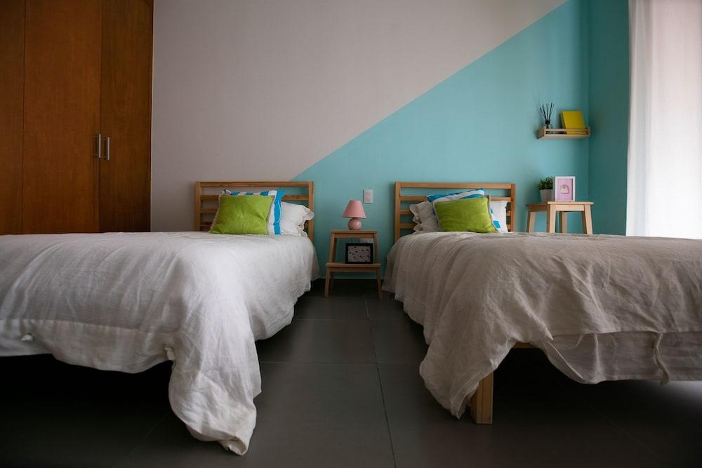 Sweet 2BR Condo walking distance to everywhere by Happy Address