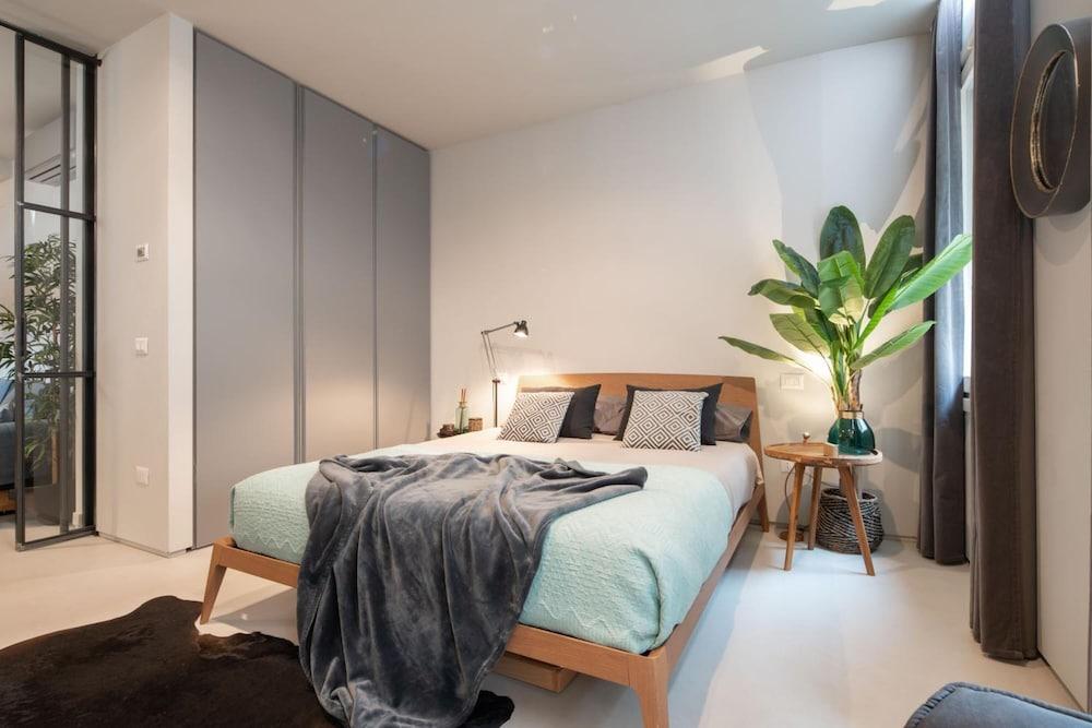 Officine Cavour Apartments