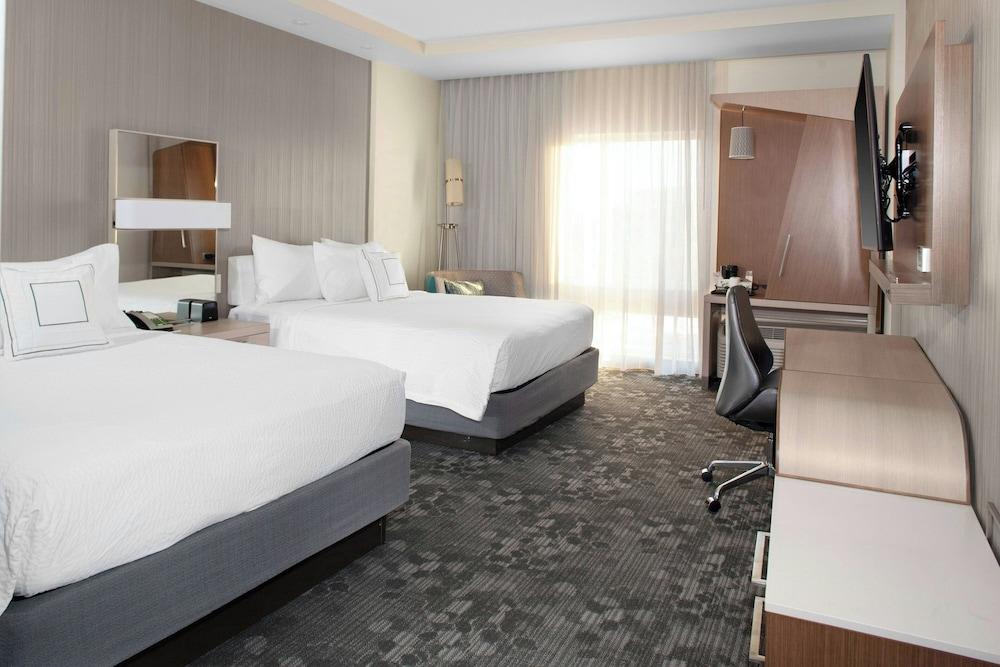 Courtyard by Marriott St. Louis West County