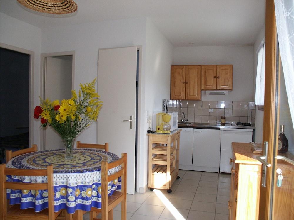 Camping Les Lacs de Courtes - Gîtes