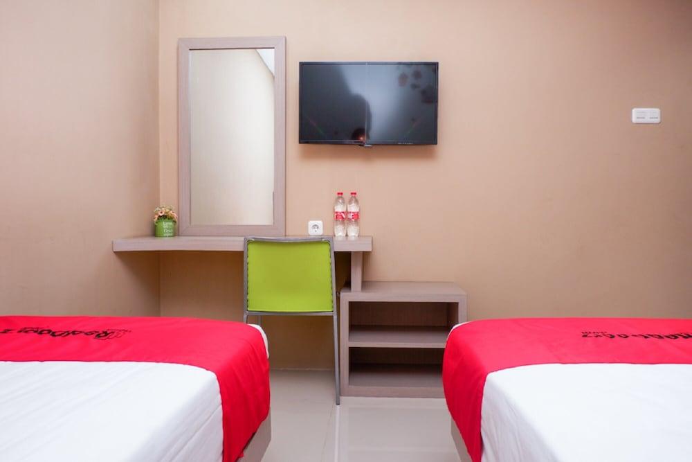 RedDoorz near Java Supermall Semarang