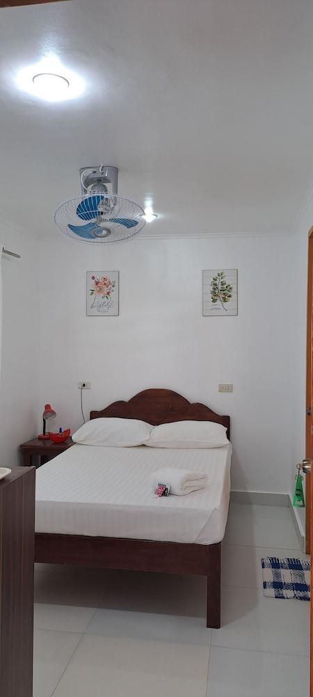 Chilly Beach Resort Palawan