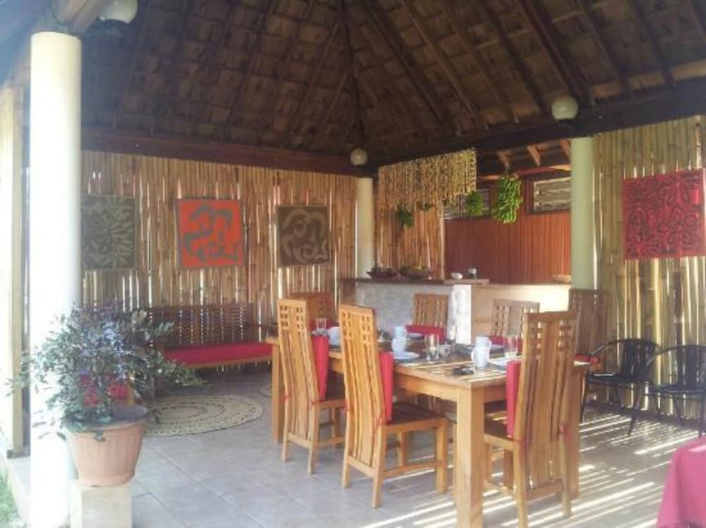 Pension La Perruche Rouge