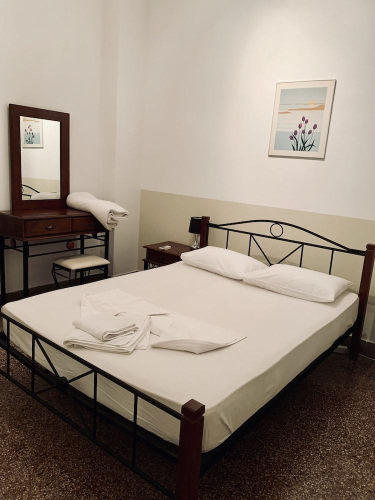 Acropolis detached house