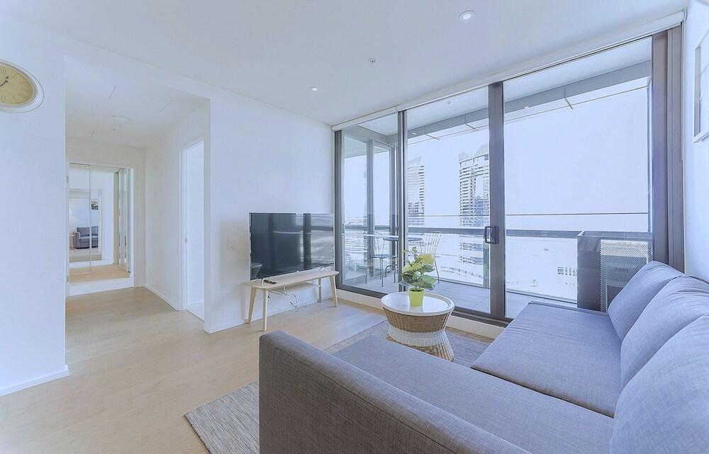 Brilliant Victoria Harbour Waterfront