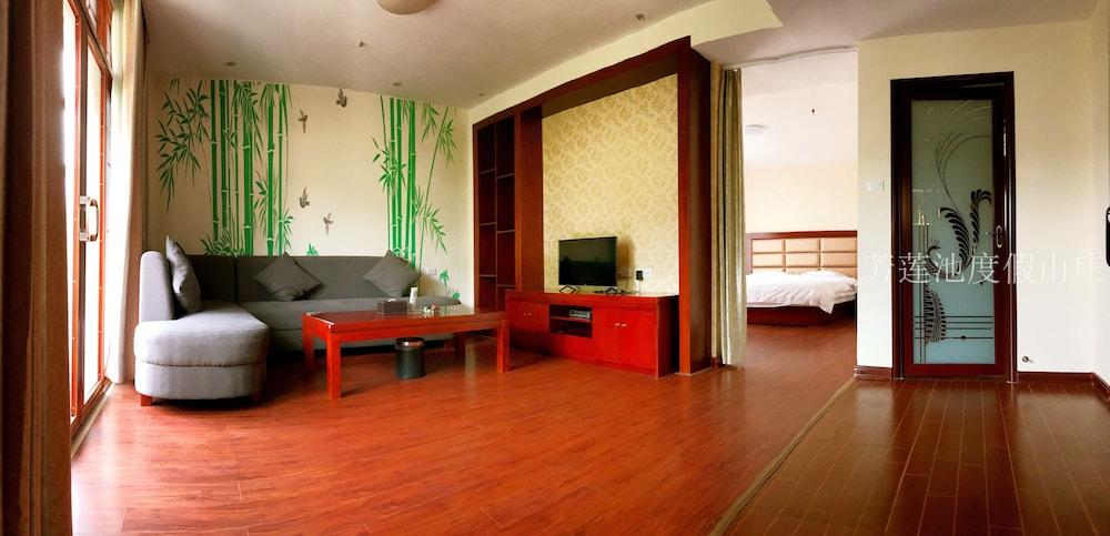 FangLian Lake Holiday Resort