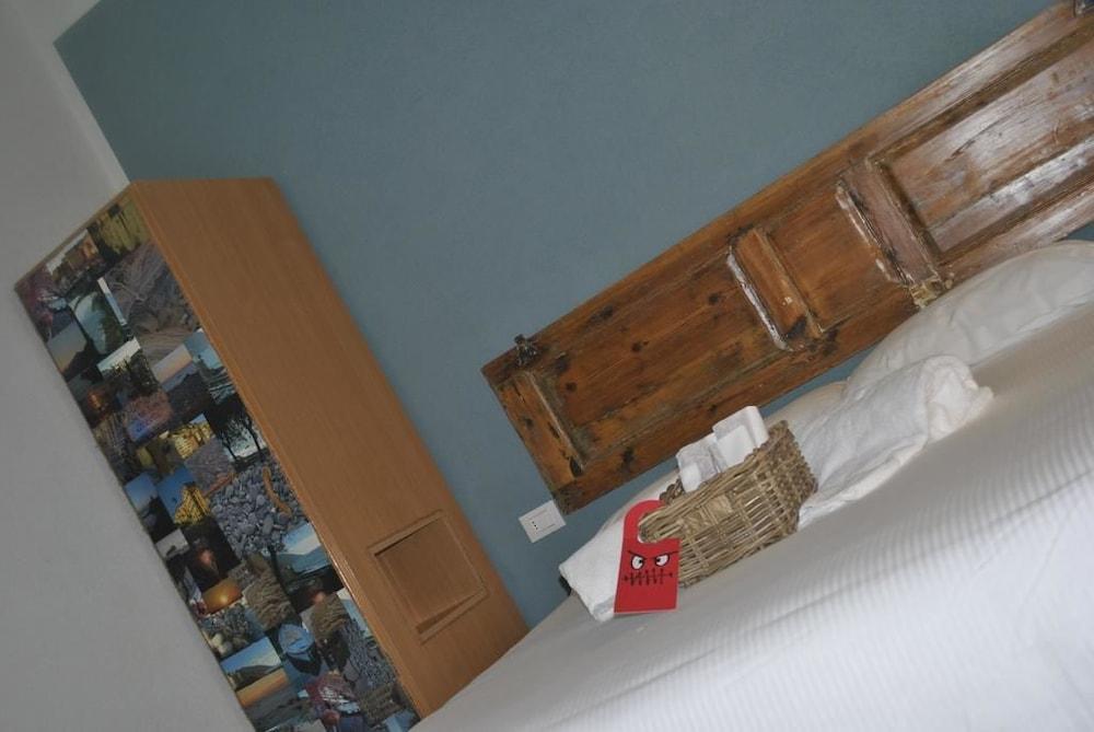 Al Piccolo Scoglio - Room & Breakfast