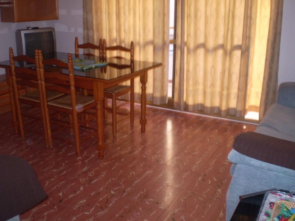 Apartamentos El Oasis