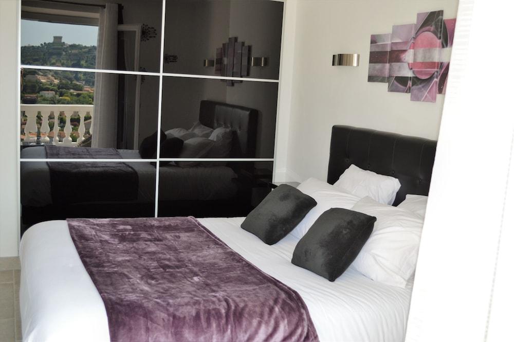 Villa La Terre Des Lauriers B&B