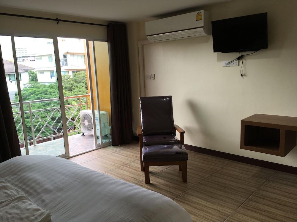 Baan Wanchart Bangkok Residences