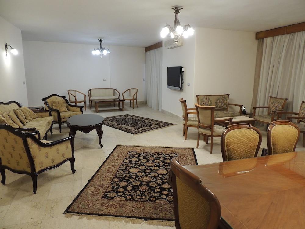 Sultan Cairo Nile Maadi