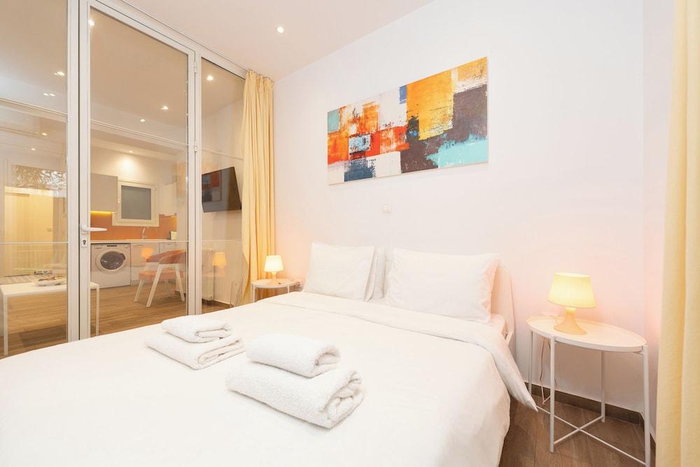 Spacious Peaceful Studio in Athens