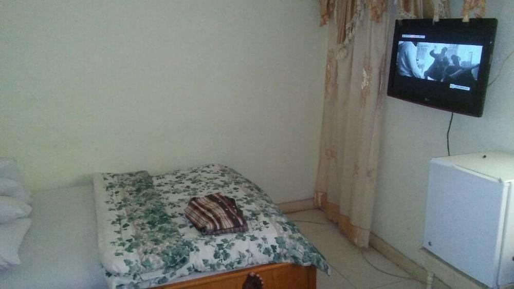 New Mexico Hotel - Takoradi