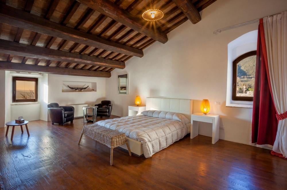 Il Castello Di Campello