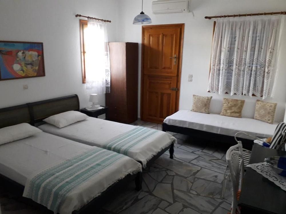 Nikoleta Kolympithres Paros