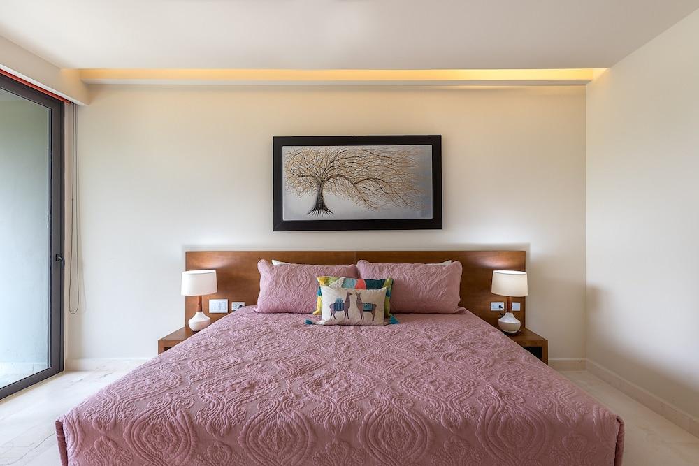 Miranda Condos by Happy Address