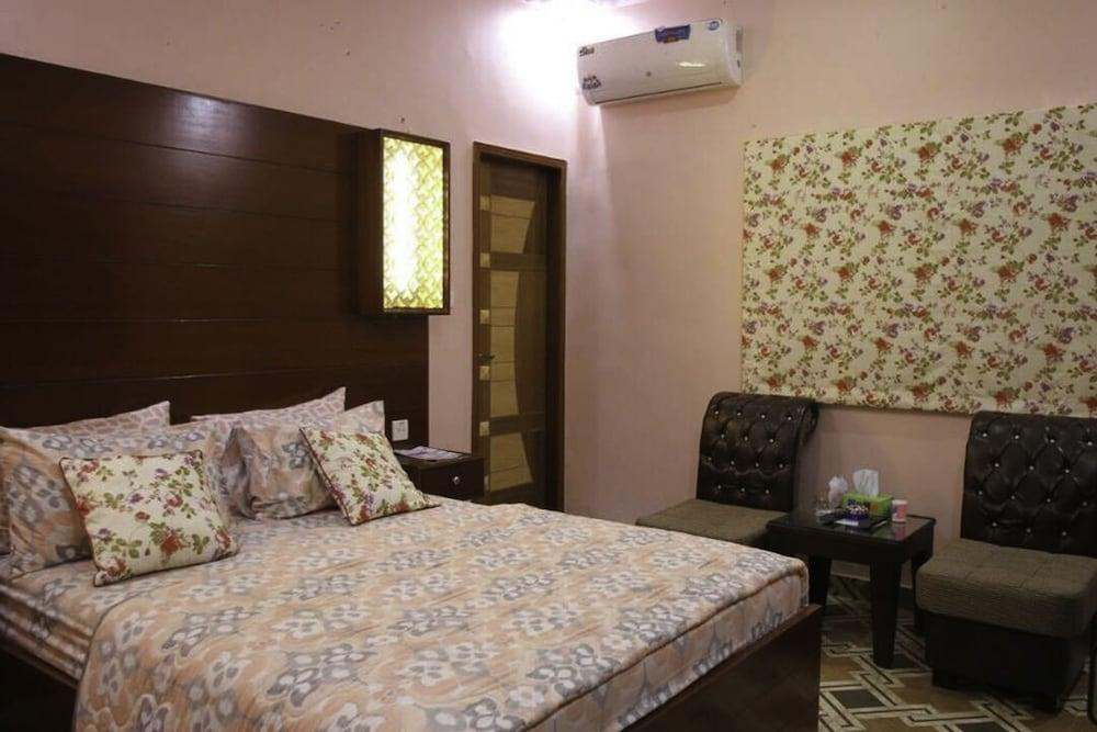 Kehkashan accomodation