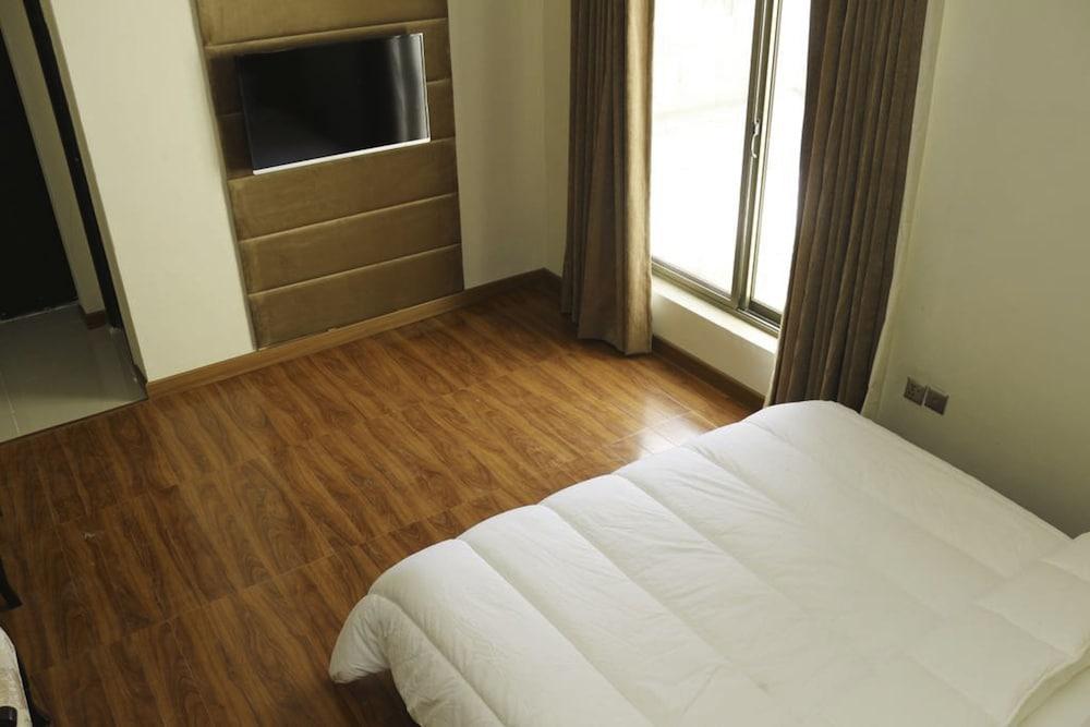 Shelton Hotel Lahore