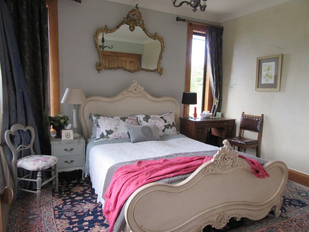 Redwood Valley B & B