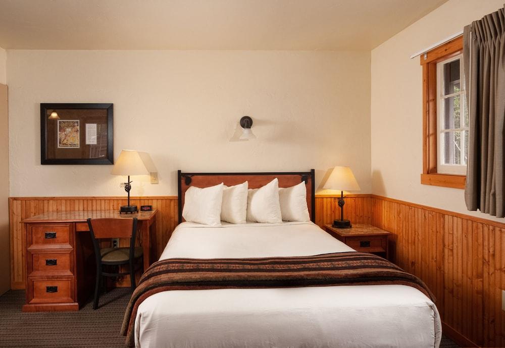 Old Faithful Lodge & Cabins - Inside the Park