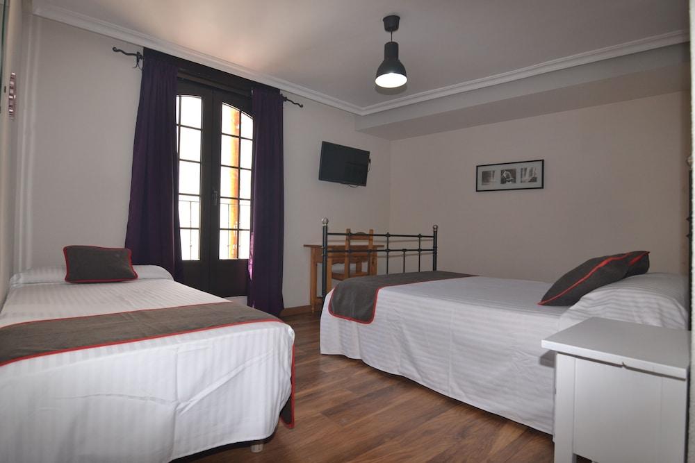 Hostería El Bodegón De Gredos