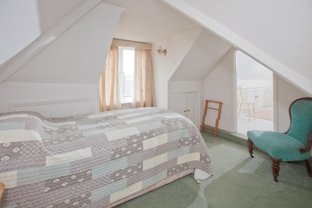 The Old House Guesthouse