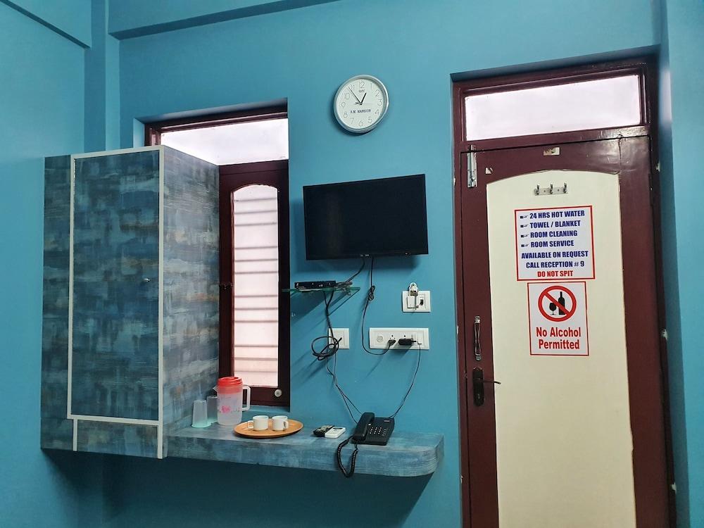 S M Mansion near Harbour & High court